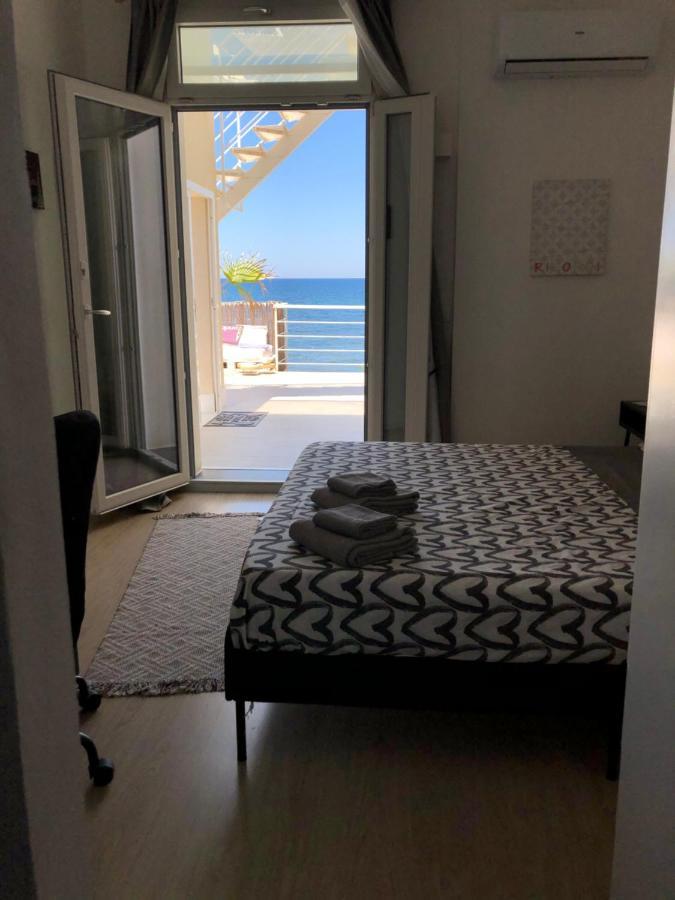 ホテル Sea View Life カリーニ エクステリア 写真